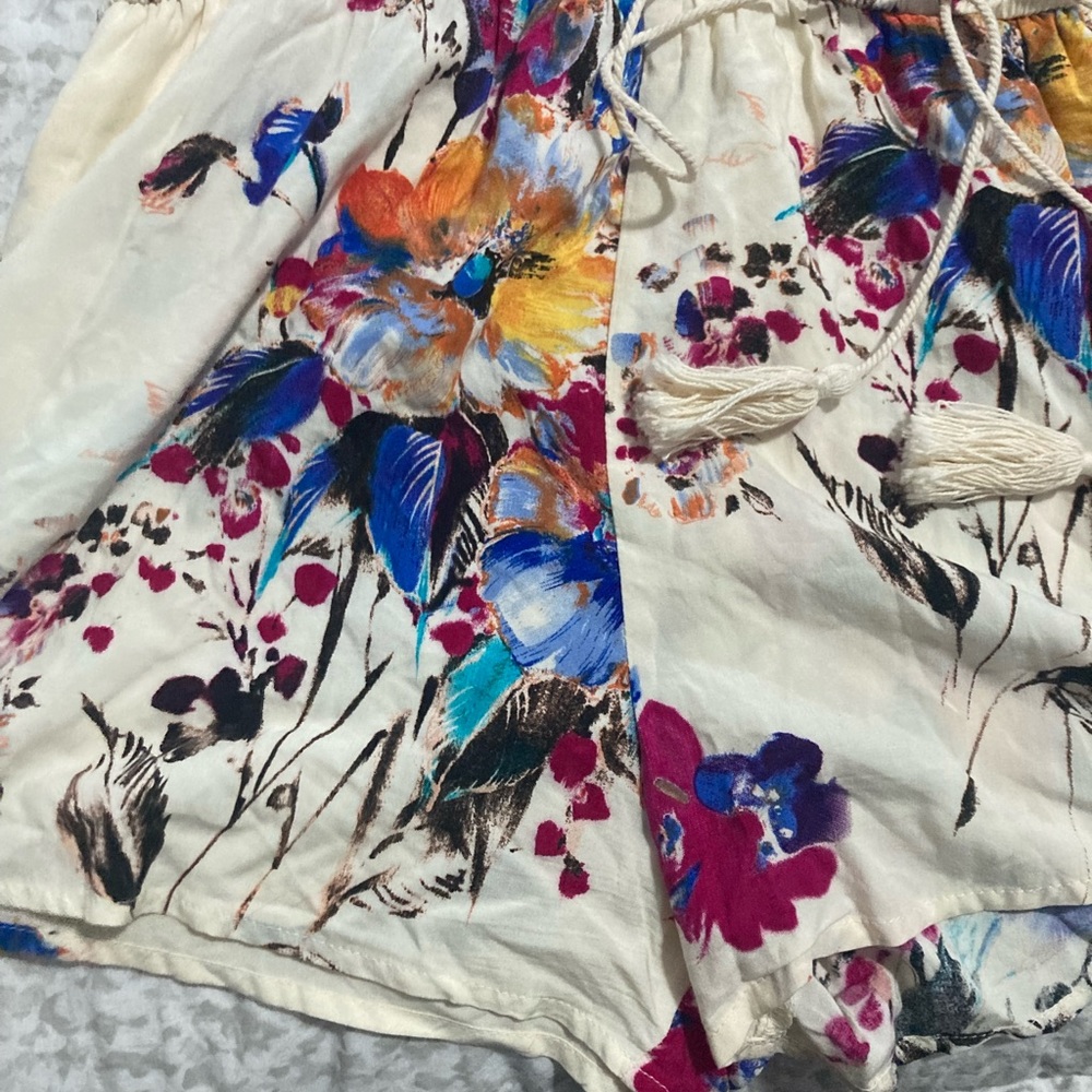 Flowered romper - Picture 2 of 4